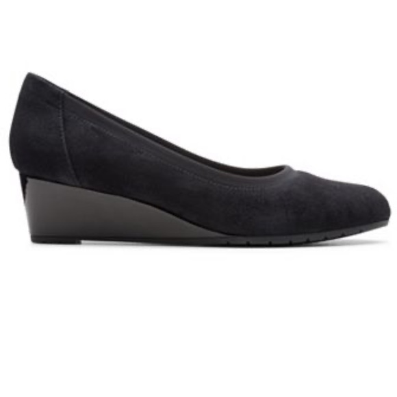 clarks collection women's mallory berry pumps